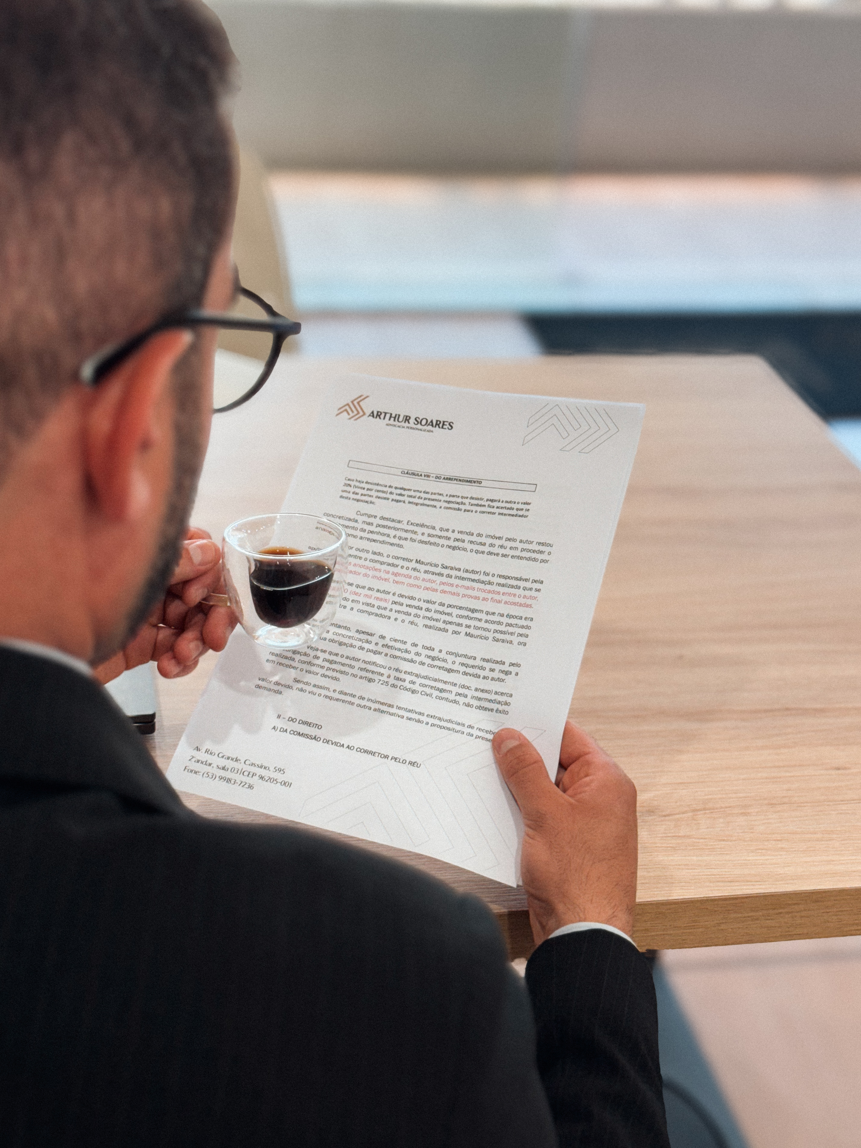 Documentos e atendimento jurídico no escritório